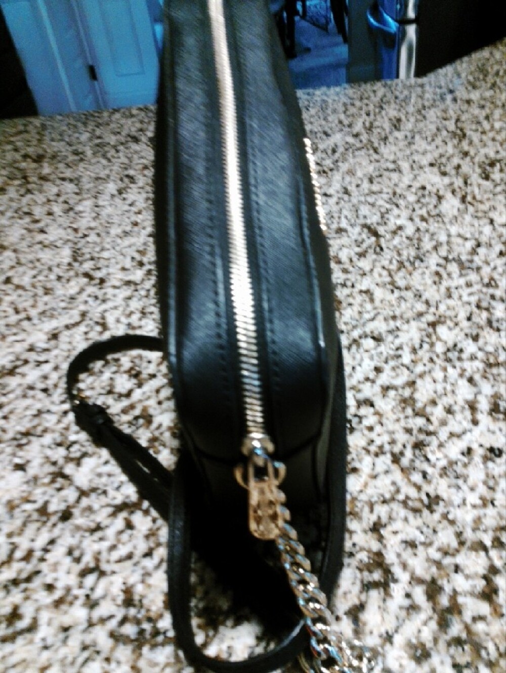 Michael Kors Black Leather Crossbody with Gold Logo. New Without Tags - Picture 3 of 5